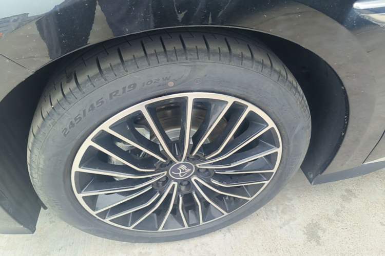 Used BYD Han 2025 DM-i Intelligent Driving Edition 125KM LiDAR Flagship Model Left Front Wheel Hub