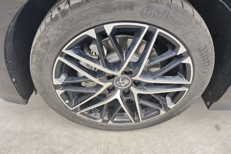 Used BYD Han 2025 EV Intelligent Driving Edition 605KM Prestige Model Left Front Wheel Hub
