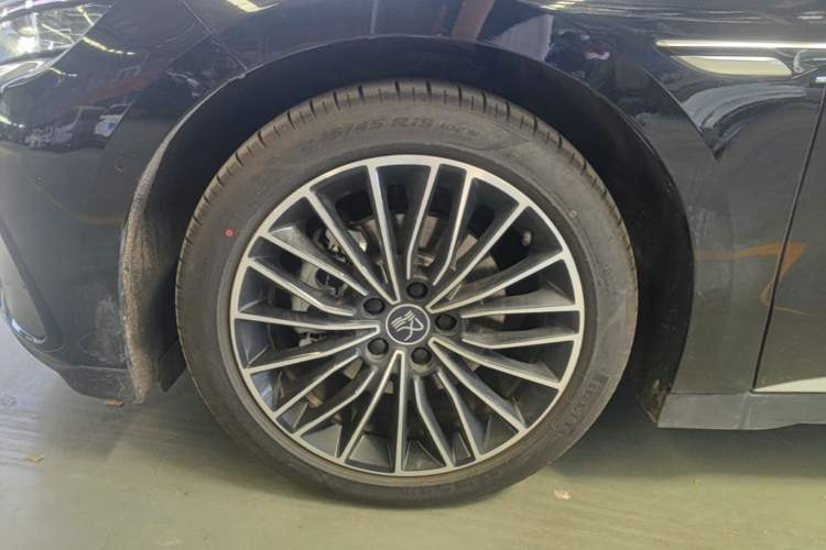 Used BYD Han 2025 DM-i Intelligent Driving Edition 125KM LiDAR Flagship Model Left Front Wheel Hub