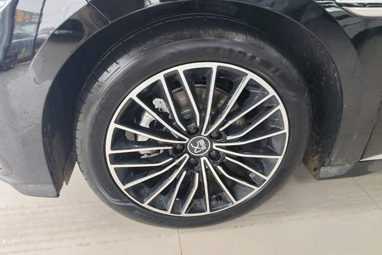 Used BYD Han 2025 DM-i Intelligent Driving Edition 125KM LiDAR Flagship Model Left Front Wheel Hub