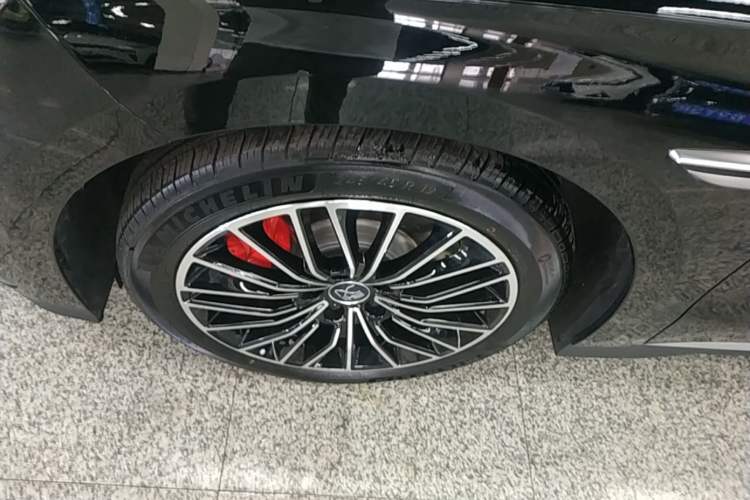 Used BYD Han 2025 EV with 701 km of Laser Radar-Enabled Intelligent Driving Left Front Wheel Hub