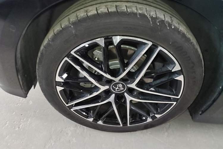 Used BYD Han 2025 EV Intelligent Driving Edition 605KM Prestige Model Left Front Wheel Hub