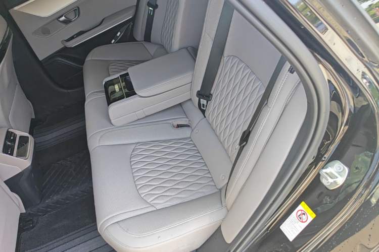 Used BYD Han 2025 DM-i 125KM Elite Model Left Rear Seat