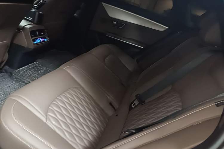 Used BYD Han 2025 EV Intelligent Driving Edition 605KM Prestige Model Left Rear Seat