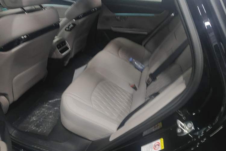 Used BYD Han 2025 DM-i Intelligent Driving Edition 125KM LiDAR Flagship Model Left Rear Seat