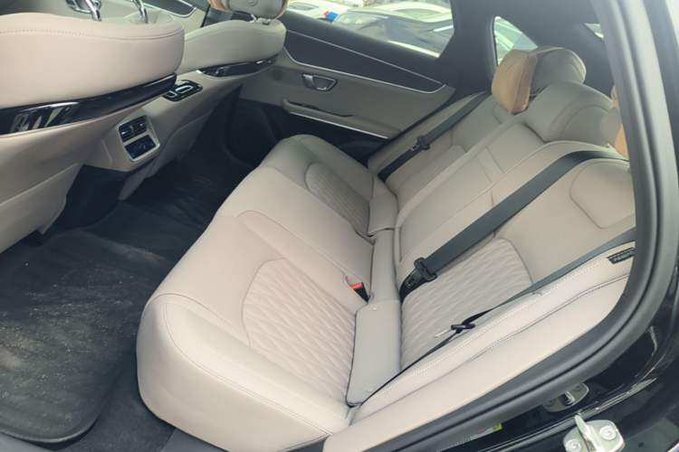Used BYD Han 2025 DM-i Intelligent Driving Edition 125KM LiDAR Flagship Model Left Rear Seat