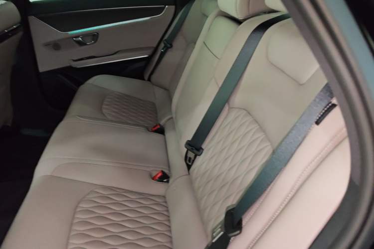 Used BYD Han 2025 DM-i Intelligent Driving Edition 125KM LiDAR Flagship Model Left Rear Seat