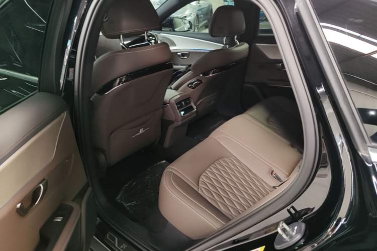 Used BYD Han 2025 DM-i Smart Drive 125KM Prestige Model Left Rear Seat