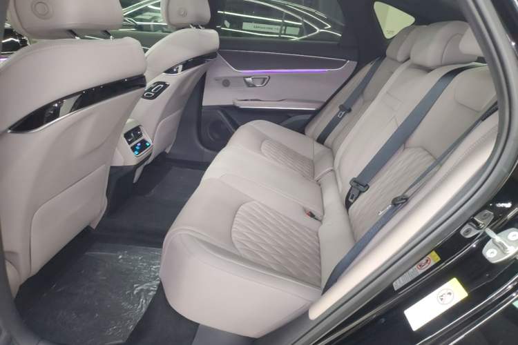 Used BYD Han 2025 DM-i Intelligent Driving Edition 125KM LiDAR Flagship Model Left Rear Seat