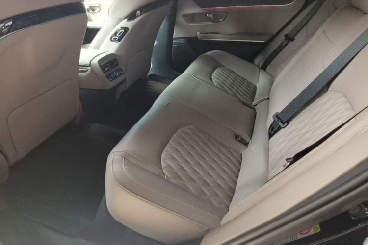 Used BYD Han 2025 DM-i 125KM LiDAR-Powered Intelligent Driving Model Left Rear Seat