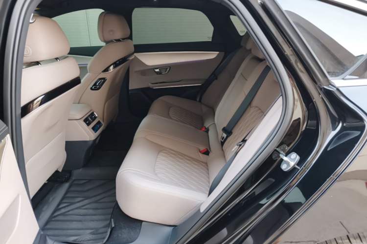 Used BYD Han 2025 DM-i Intelligent Driving Edition 245KM Prestigious Edition Left Rear Seat