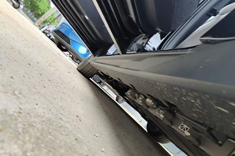 Used BYD Han 2025 DM-i 125KM LiDAR-Powered Intelligent Driving Model Left Side Sill
