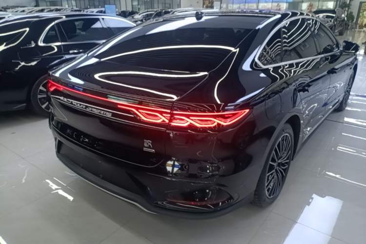 Used BYD Han 2025 DM-i Intelligent Driving Edition 125KM LiDAR Flagship Model Rear Right 45 Deg
