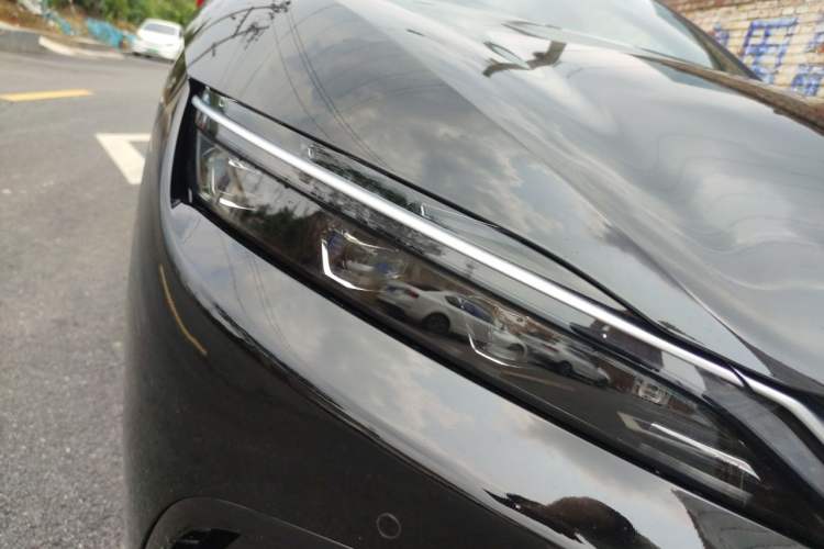 Used BYD Han 2025 DM-i 125KM Elite Model Right Front Headlight
