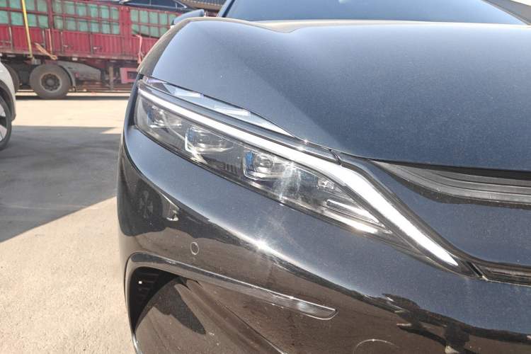 Used BYD Han 2025 DM-i 125KM Elite Model Right Front Headlight