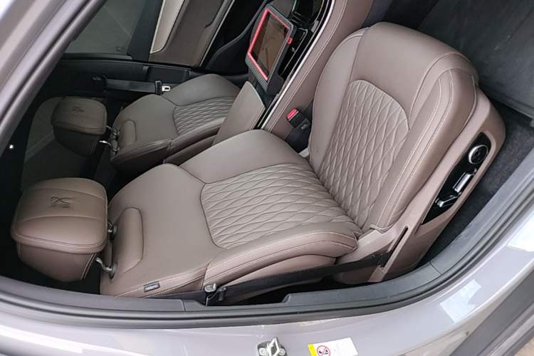 Used BYD Han 2025 DM-i 125KM Elite Model Right Front Seat