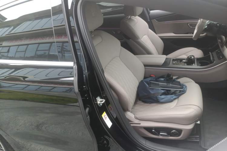 Used BYD Han 2025 EV Intelligent Driving Edition 701KM LiDAR Flagship Model Right Front Seat