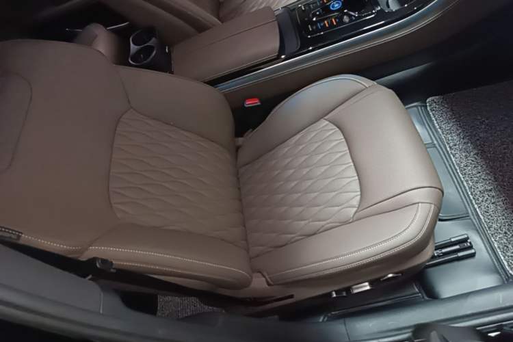 Used BYD Han 2025 EV 605KM Prestige Model Right Front Seat