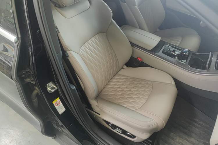 Used BYD Han 2025 DM-i Intelligent Driving Edition 125KM LiDAR Flagship Model Right Front Seat