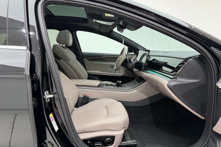 Used BYD Han 2025 EV with 701 km of Laser Radar-Enabled Intelligent Driving Right Front Seat