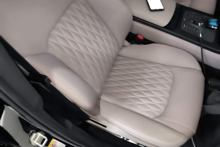 Used BYD Han 2025 DM-i Smart Drive 125KM Elite Model Right Front Seat