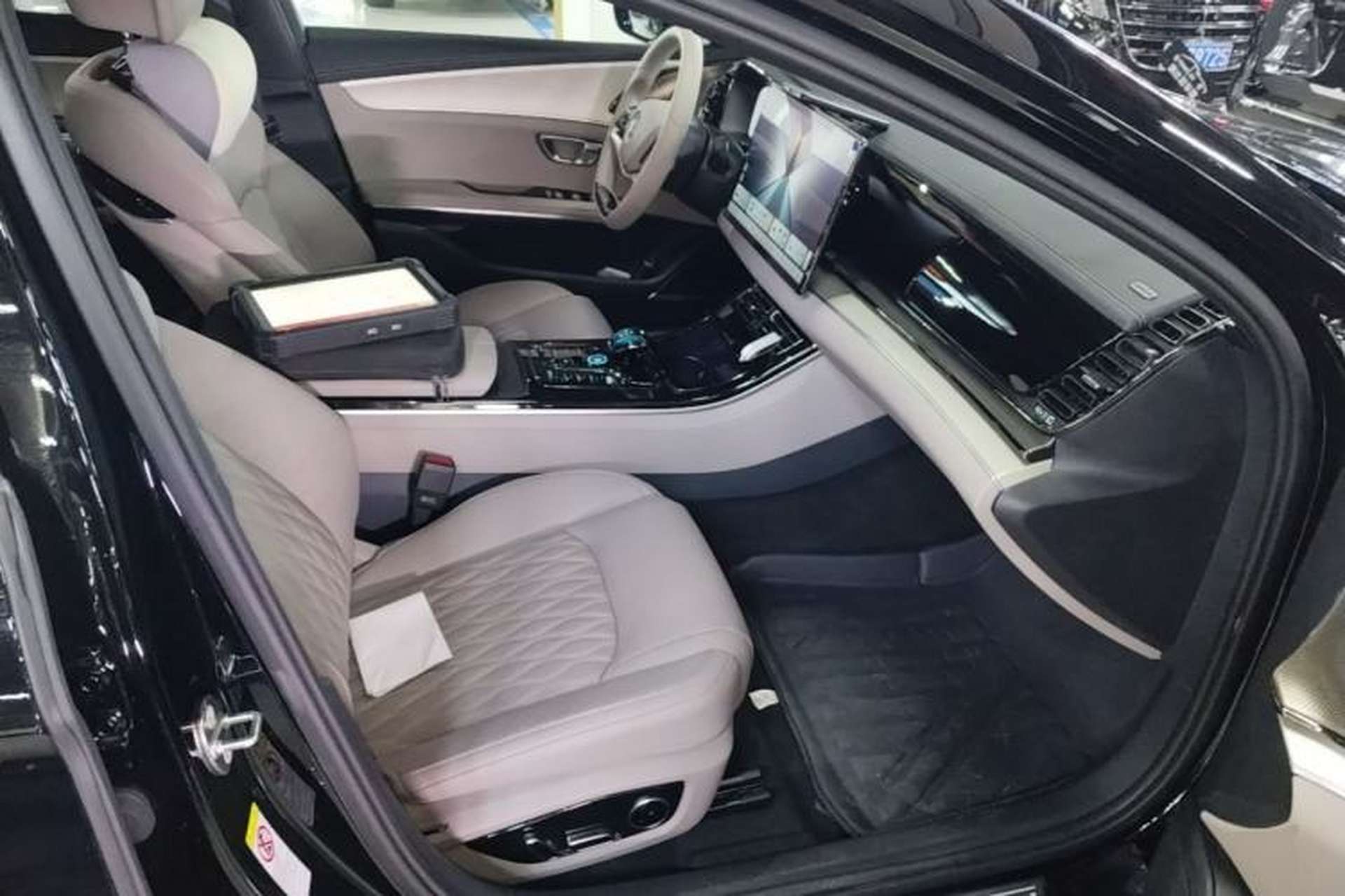 Used BYD Han 2025 DM-i 125KM Elite Model Right Front Seat