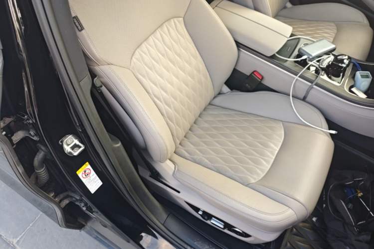 Used BYD Han 2025 EV Intelligent Driving Edition 701KM LiDAR Flagship Model Right Front Seat