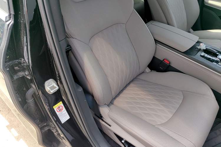 Used BYD Han 2025 DM-i Intelligent Driving Edition 125KM LiDAR Flagship Model Right Front Seat
