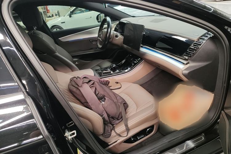 Used BYD Han 2025 DM-i Smart Drive 125KM Prestige Model Right Front Seat