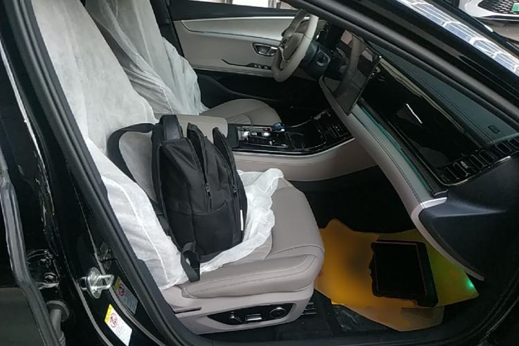 Used BYD Han 2025 DM-i Smart Drive 125KM Elite Model Right Front Seat