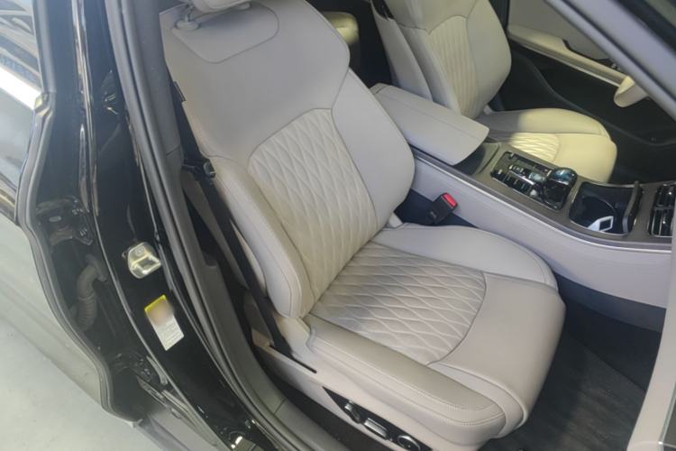 Used BYD Han 2025 DM-i Intelligent Driving Edition 125KM LiDAR Flagship Model Right Front Seat