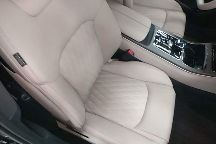 Used BYD Han 2025 EV with 701 km of Laser Radar-Enabled Intelligent Driving Right Front Seat