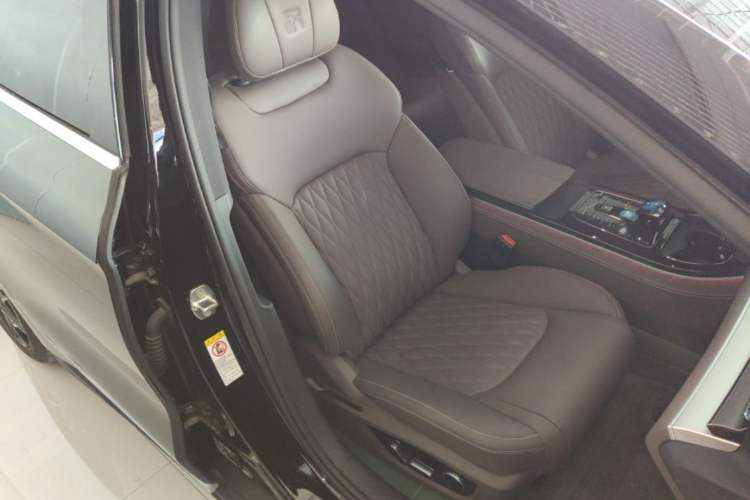 Used BYD Han 2025 DM-i 125KM Prestige Model Right Front Seat