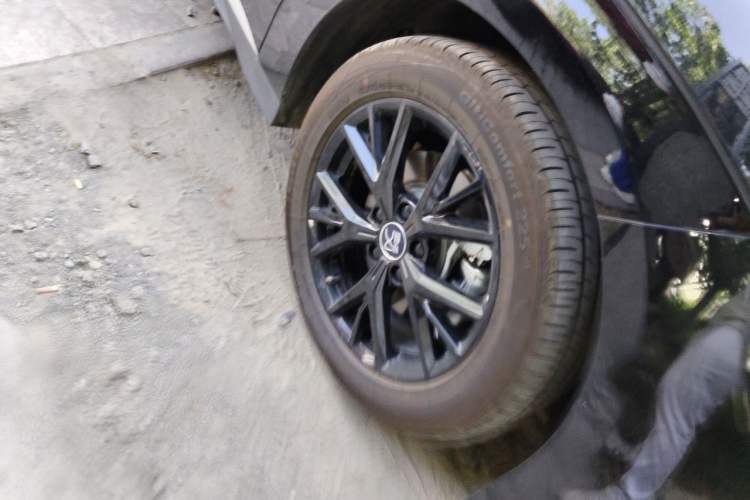 Used BYD Han 2025 DM-i Smart Drive 125KM Elite Model Right Front Wheel Hub