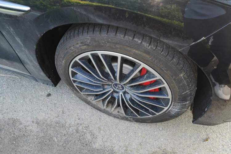 Used BYD Han 2025 EV with 701 km of Laser Radar-Enabled Intelligent Driving Right Front Wheel Hub