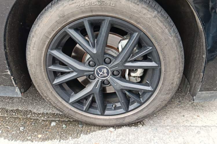 Used BYD Han 2025 DM-i 125KM Elite Model Right Front Wheel Hub