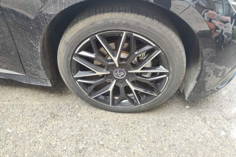 Used BYD Han 2025 EV 506KM Prestige Edition Right Front Wheel Hub