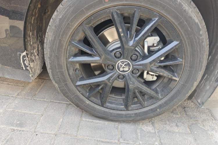 Used BYD Han 2025 DM-i 125KM Comfort Model Right Front Wheel Hub