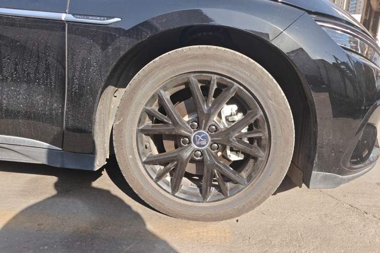Used BYD Han 2025 DM-i 125KM Elite Model Right Front Wheel Hub