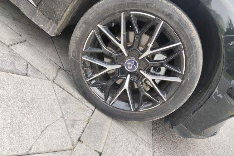 Used BYD Han 2025 EV 506KM Prestige Edition Right Front Wheel Hub