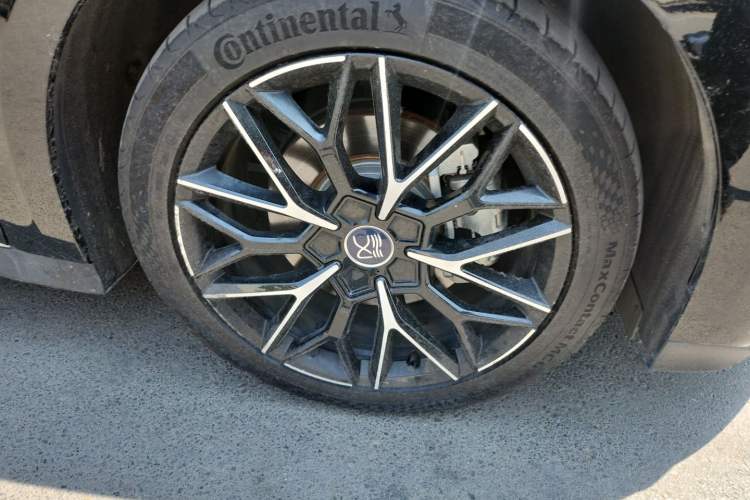 Used BYD Han 2025 DM-i Smart Drive 125KM Prestige Model Right Front Wheel Hub