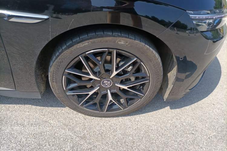 Used BYD Han 2025 DM-i Intelligent Driving Edition 125KM Prestige Model Right Front Wheel Hub