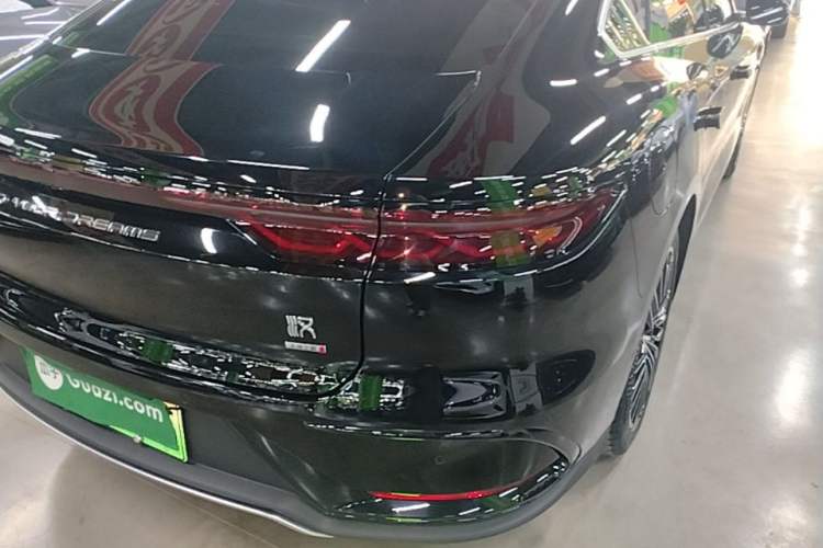 Used BYD Han 2025 DM-i Intelligent Driving Edition 125KM LiDAR Flagship Model Right Rear Taillight