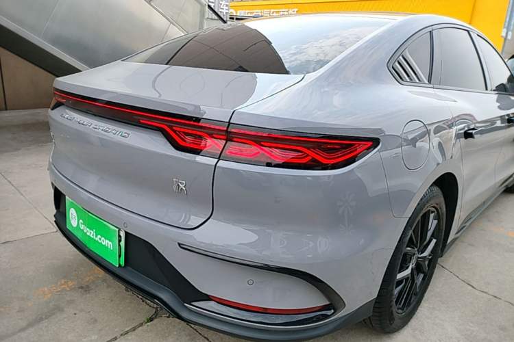 Used BYD Han 2025 DM-i 125KM Elite Model Right Rear Taillight