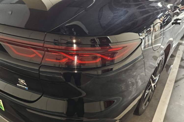 Used BYD Han 2025 EV Intelligent Driving Edition 605KM Prestige Model Right Rear Taillight