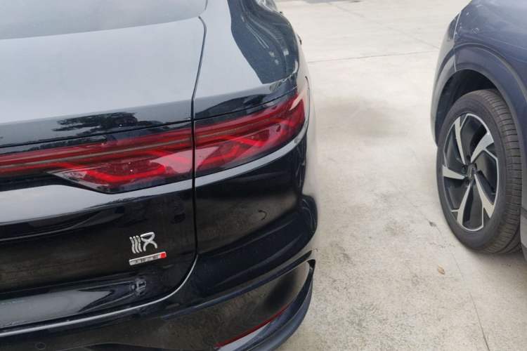 Used BYD Han 2025 DM-i Intelligent Driving Edition 125KM LiDAR Flagship Model Right Rear Taillight