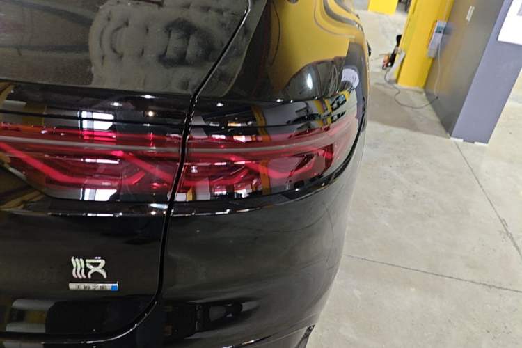 Used BYD Han 2025 DM-i Smart Drive 125KM Prestige Model Right Rear Taillight
