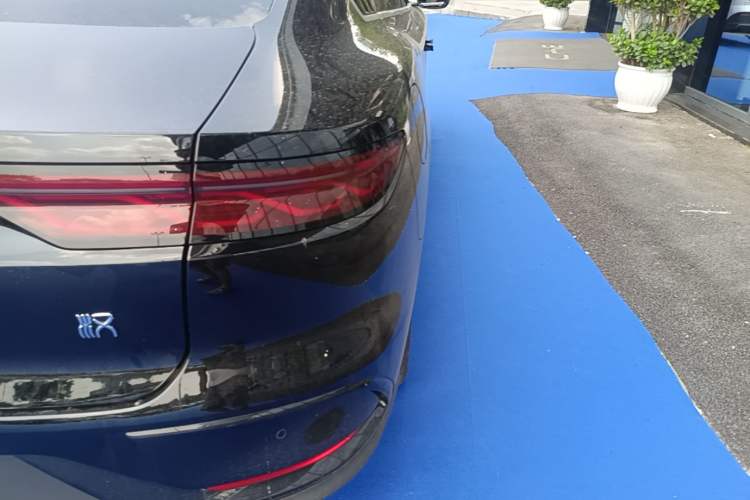 Used BYD Han 2025 DM-i 125KM Prestige Model Right Rear Taillight