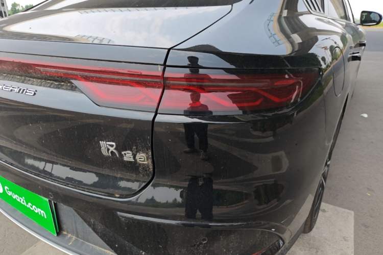 Used BYD Han 2025 DM-i 125KM Prestige Model Right Rear Taillight