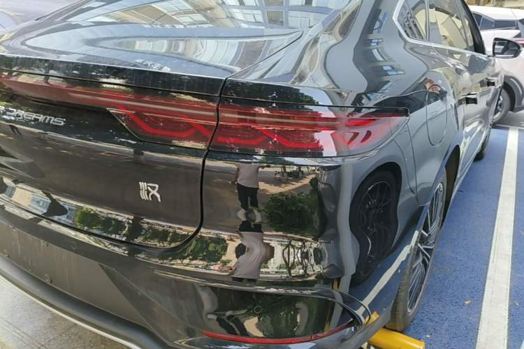 Used BYD Han 2025 DM-i 125KM LiDAR-Powered Intelligent Driving Model Right Rear Taillight